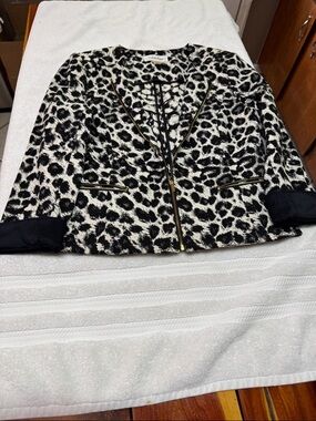 Calvin Klein Black and White Leopard Print Blazer Zip Front Jacket H7